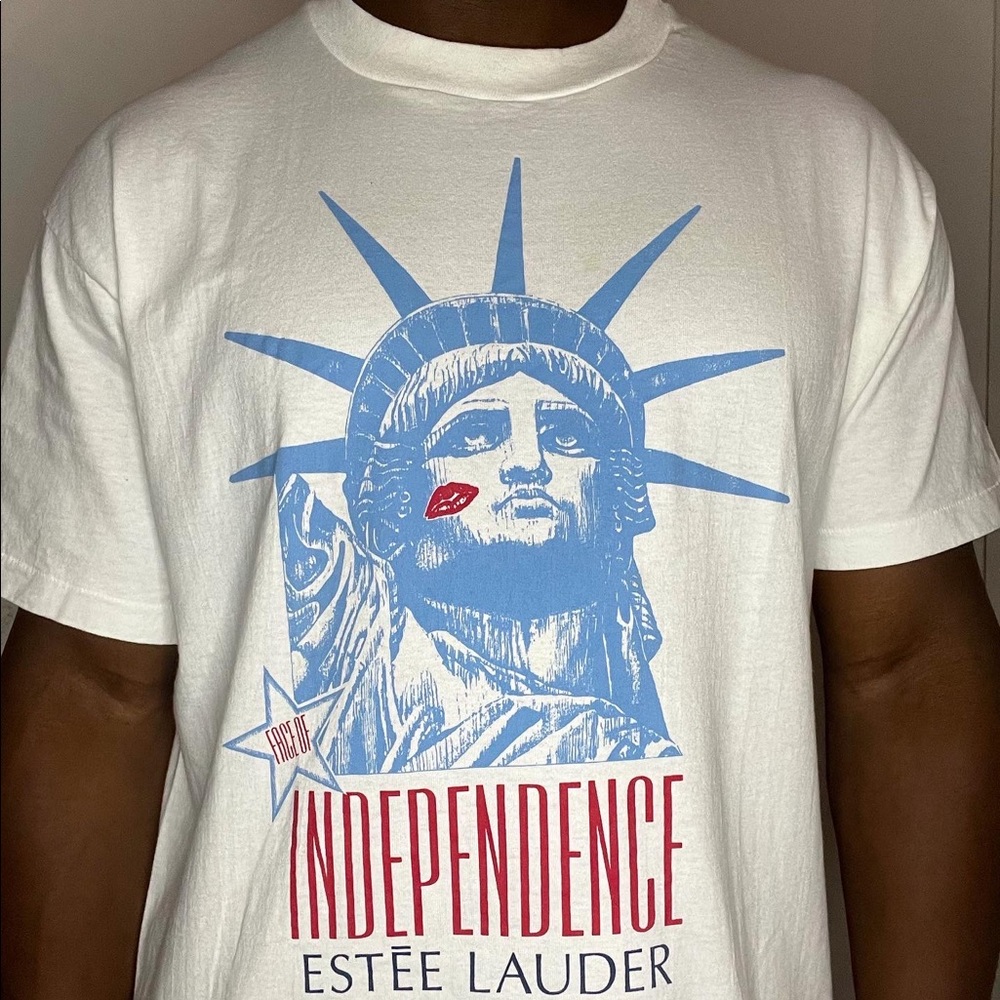 Vintage Estée Lauder Face of Independence Tee